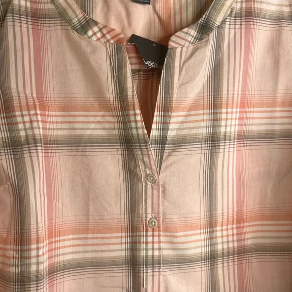 Eddie‎ Bauer NWT Vneck Long Sleeve Cotton Blend Plaid Shirt Size Medium - Picture 4 of 9
